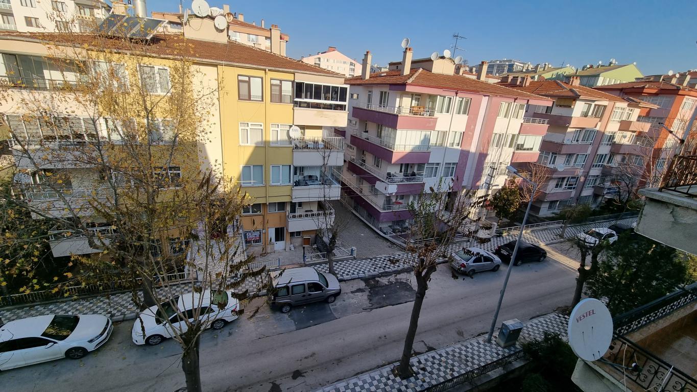 Satılık  DUMLUPINAR MAHALLESİ'NDE AFJETLİ SATILIK DAİRE