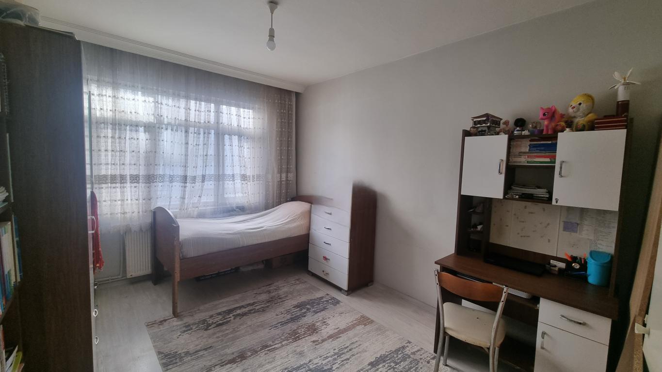 Satılık KURTULUŞ CADDESİ ÜZERİ 3+1 ARAKAT DAİRE