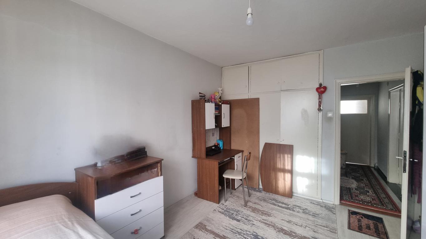 Satılık KURTULUŞ CADDESİ ÜZERİ 3+1 ARAKAT DAİRE