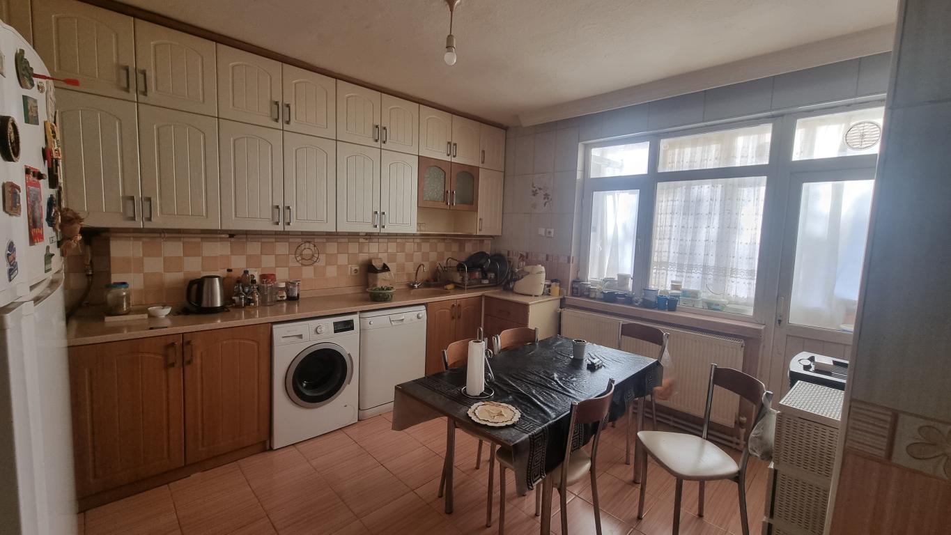 Satılık KURTULUŞ CADDESİ ÜZERİ 3+1 ARAKAT DAİRE