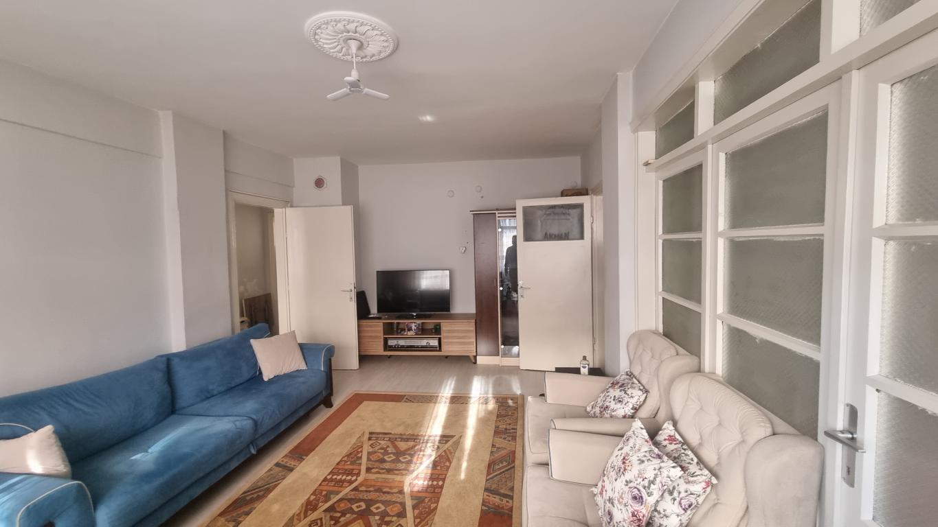 Satılık KURTULUŞ CADDESİ ÜZERİ 3+1 ARAKAT DAİRE