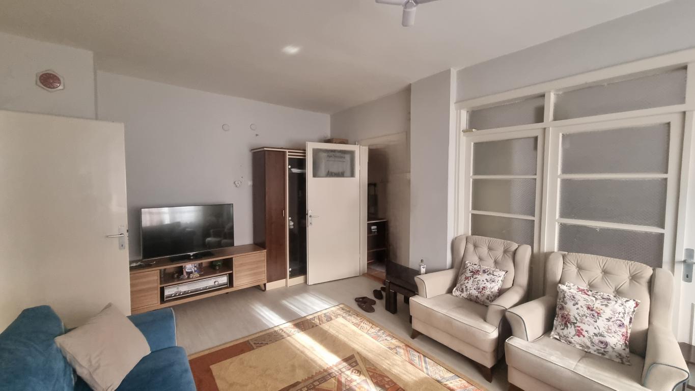 Satılık KURTULUŞ CADDESİ ÜZERİ 3+1 ARAKAT DAİRE