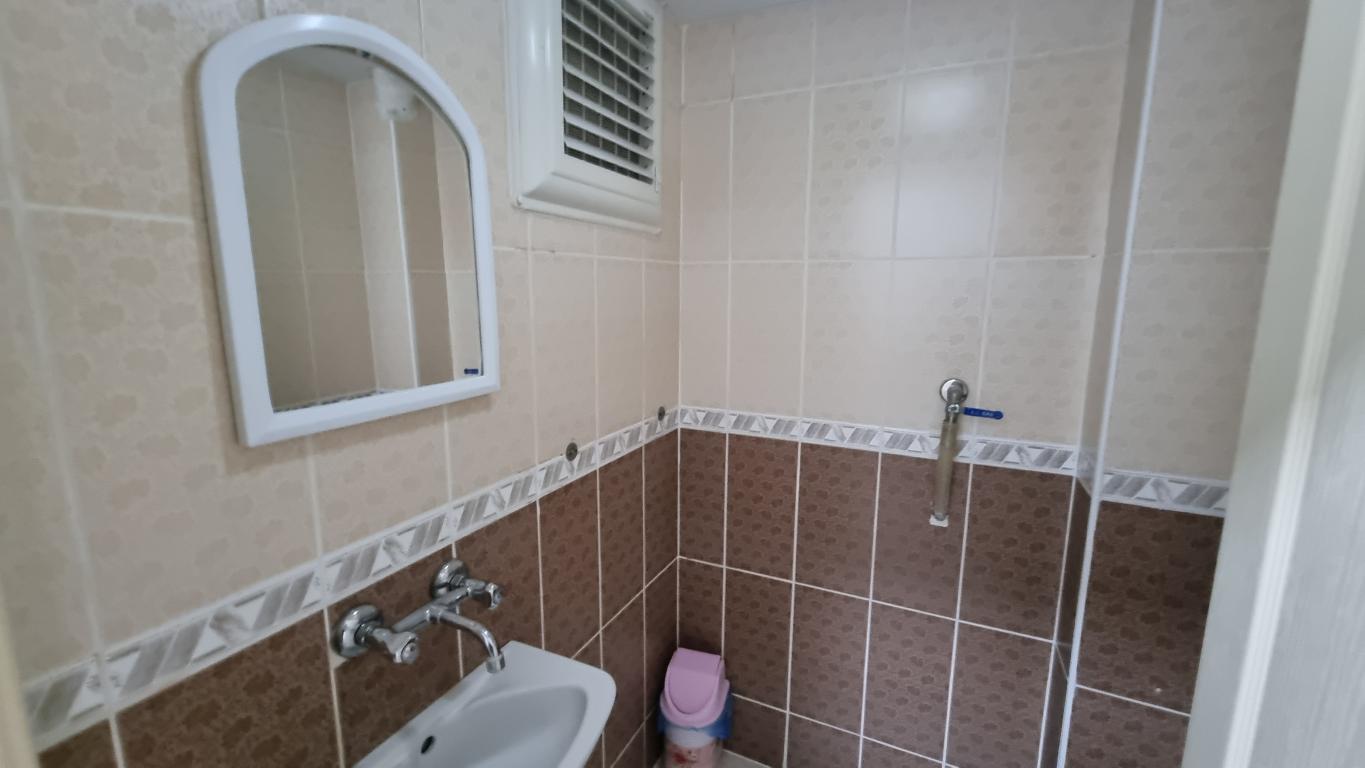 Kiralık CUMHURİYETTE 3+1 DOĞALGAZLI ARAKAT DAİRE