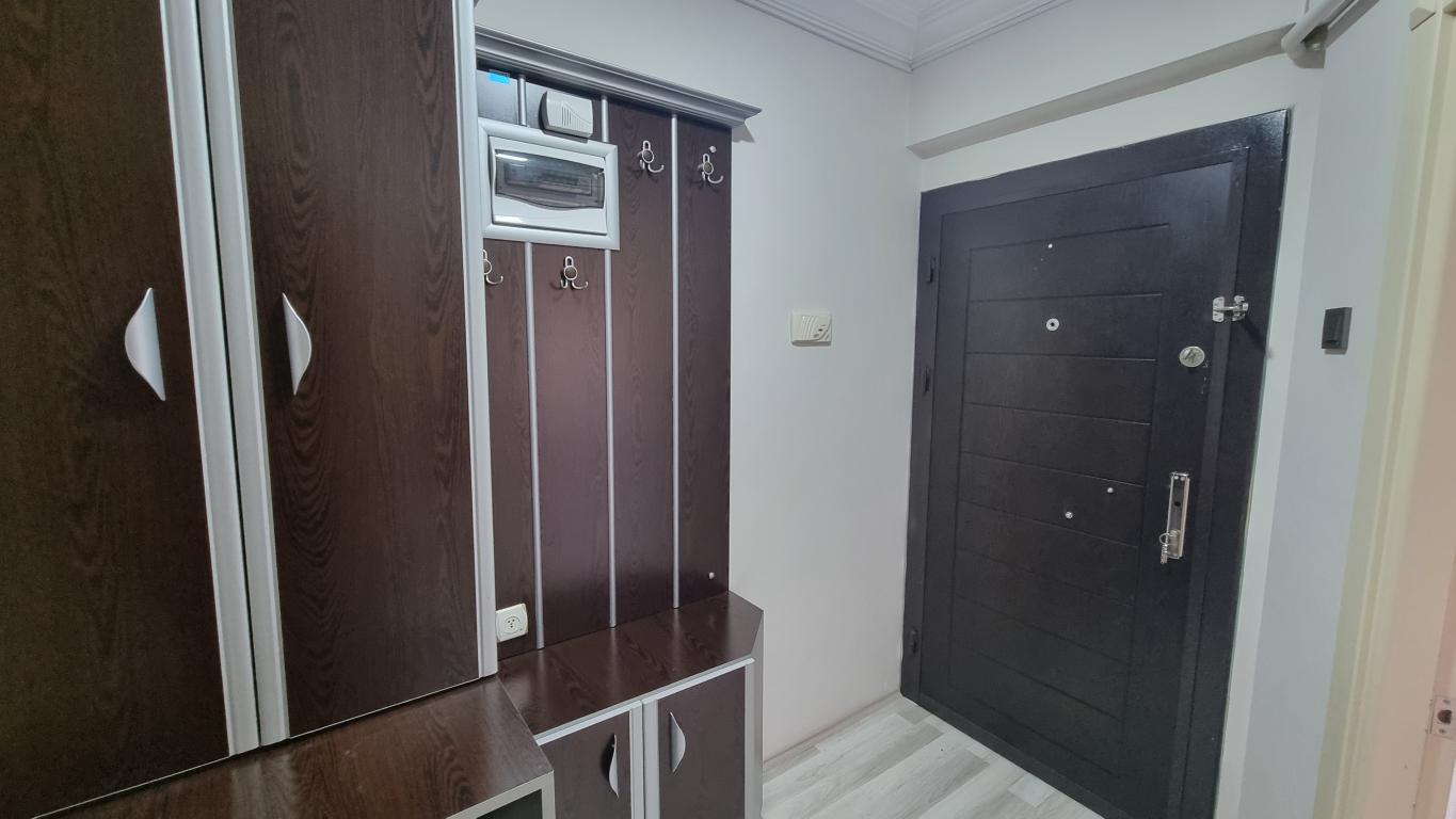 Kiralık CUMHURİYETTE 3+1 DOĞALGAZLI ARAKAT DAİRE