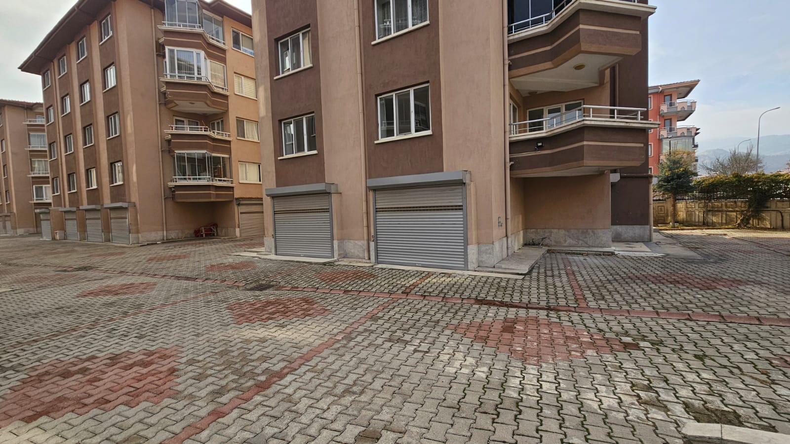 Satılık SELÇUKLU DA KÖŞE BİNA KÖŞE DAİRE AFJETLİ KAP. OTO. SATILIK DAİRE