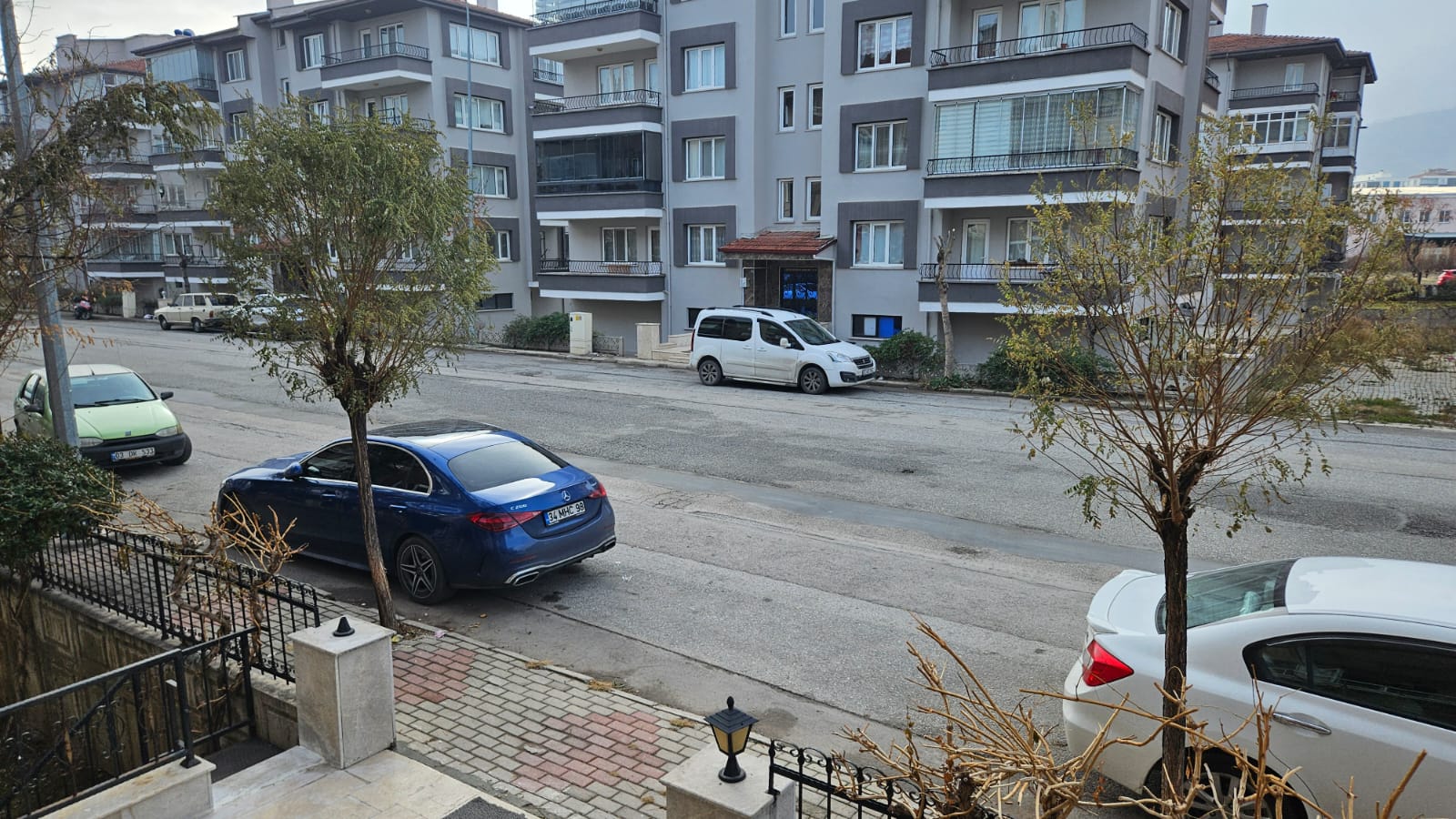 Satılık SELÇUKLU DA KÖŞE BİNA KÖŞE DAİRE AFJETLİ KAP. OTO. SATILIK DAİRE