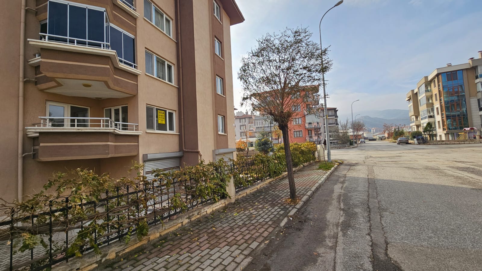 Satılık SELÇUKLU DA KÖŞE BİNA KÖŞE DAİRE AFJETLİ KAP. OTO. SATILIK DAİRE